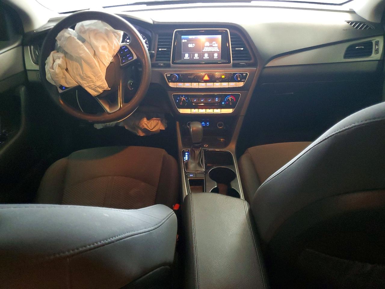 2018 HYUNDAI SONATA SE photo 22