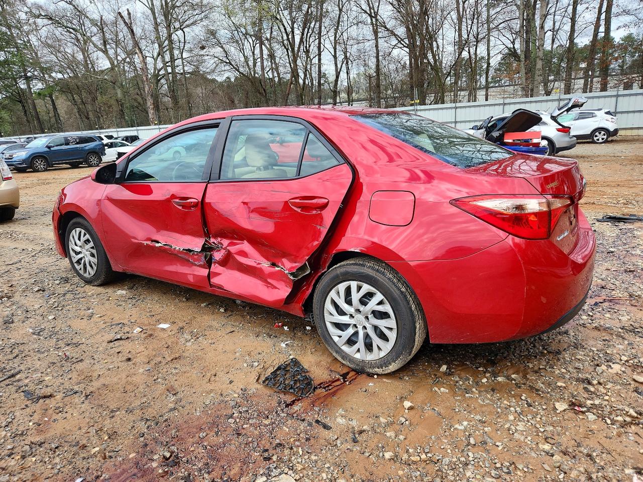 2017 TOYOTA COROLLA LE photo 2