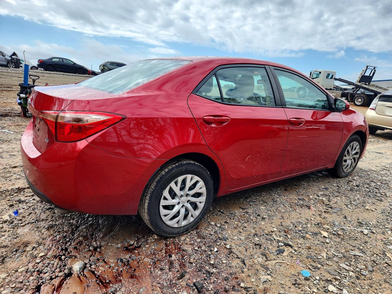 2017 TOYOTA COROLLA LE photo 3