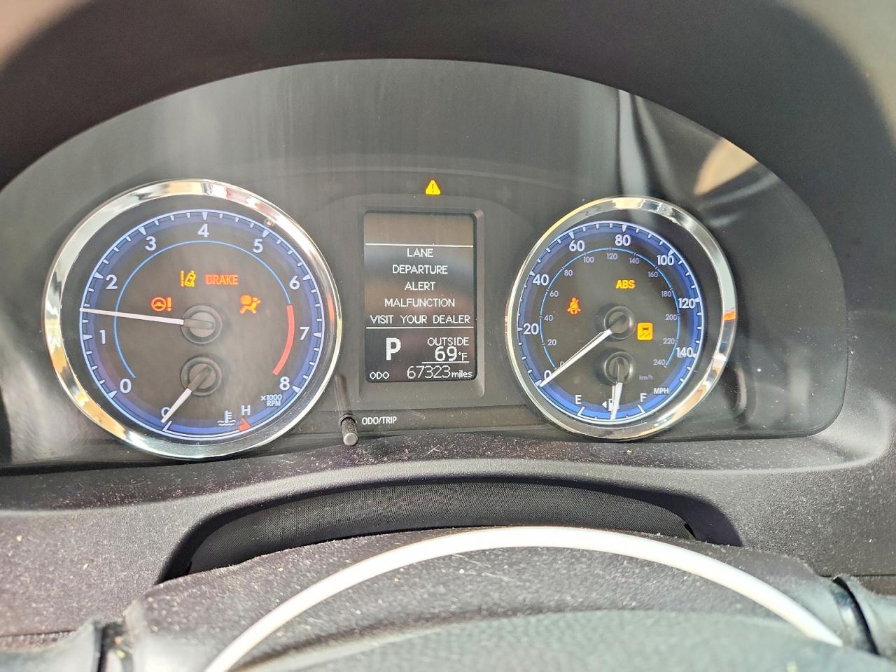 2017 TOYOTA COROLLA LE photo 9