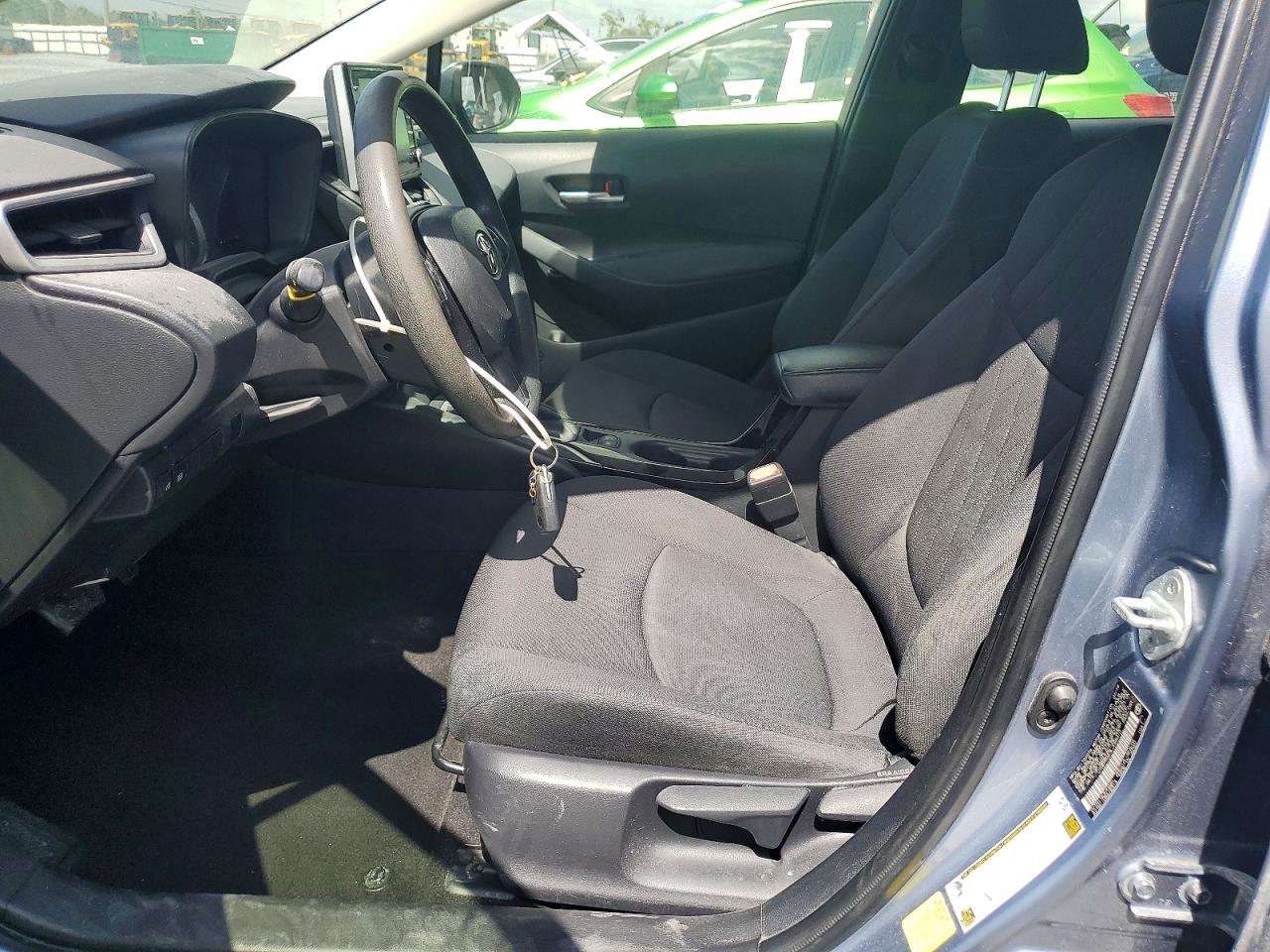 2020 TOYOTA COROLLA LE photo 13