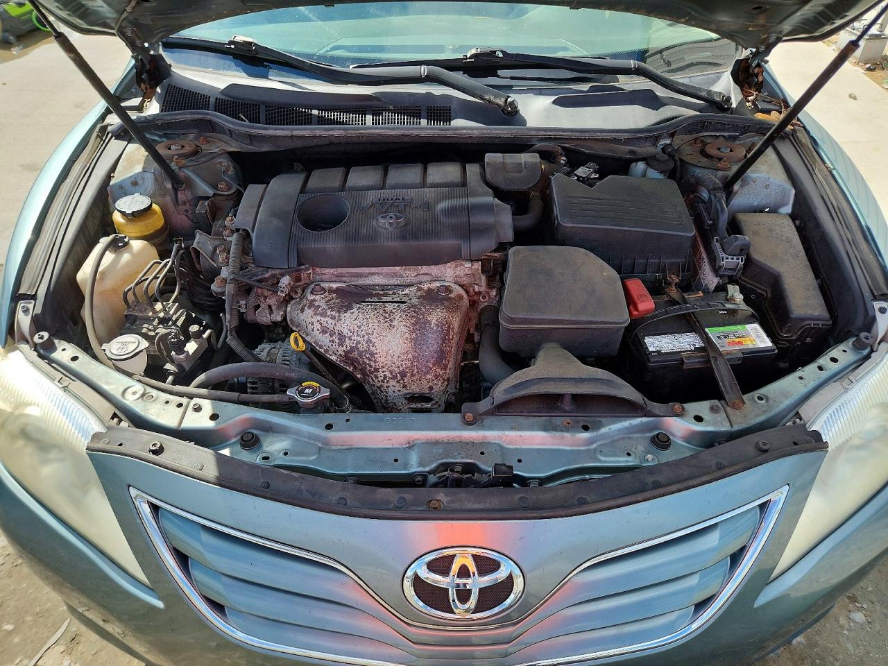 2011 TOYOTA CAMRY LE photo 11
