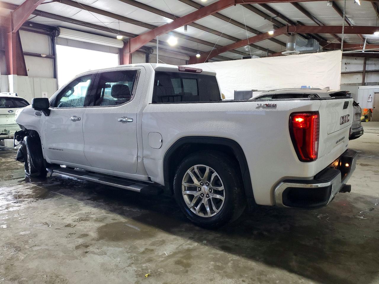 2021 GMC SIERRA K1500 SLT photo 2