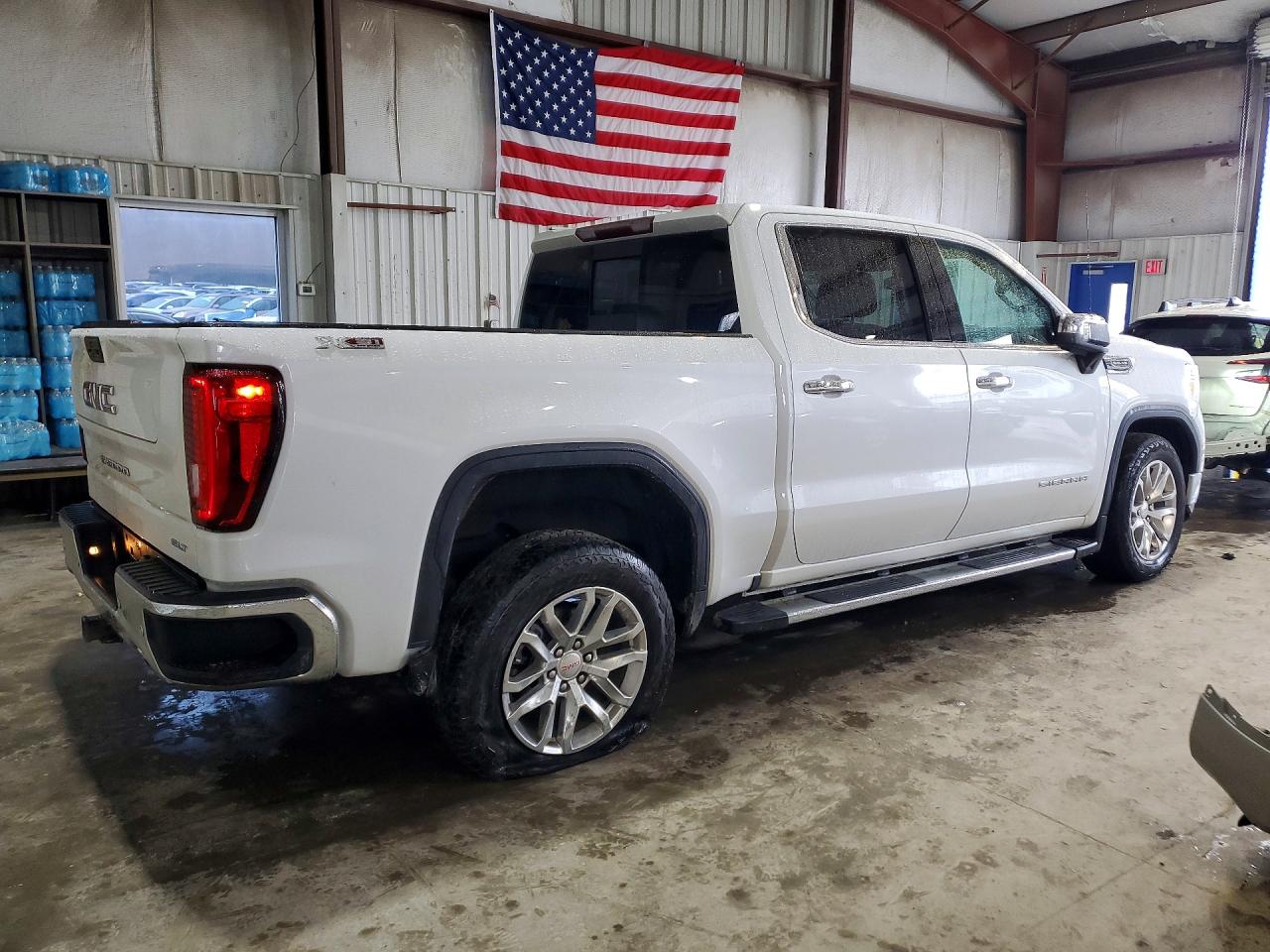 2021 GMC SIERRA K1500 SLT photo 3