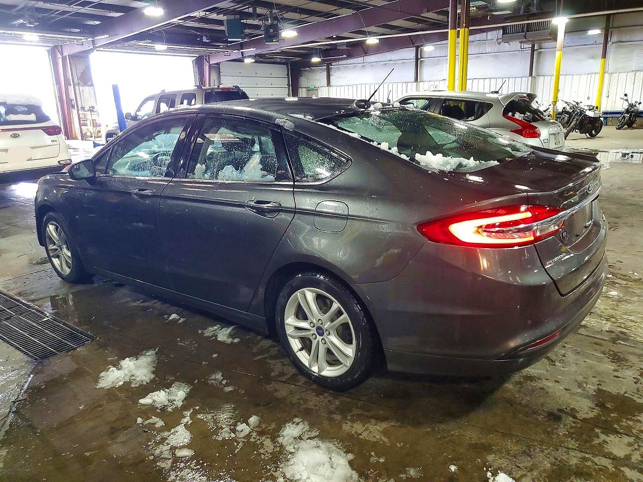 2018 FORD FUSION SE photo 2
