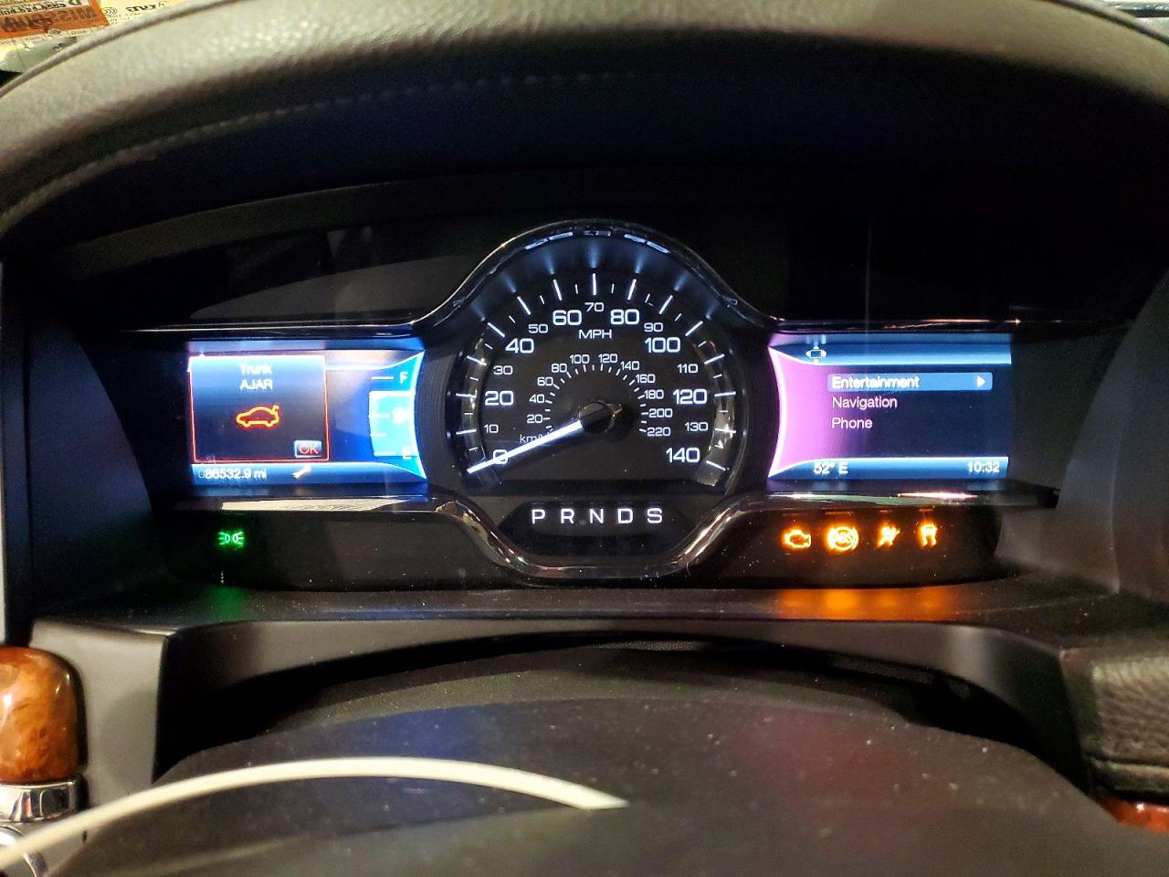 2014 LINCOLN MKS photo 17
