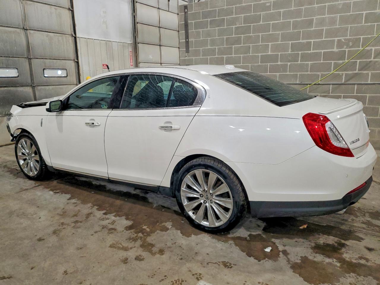 2014 LINCOLN MKS photo 3