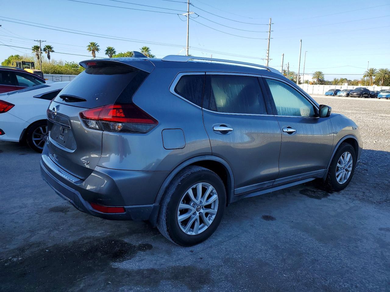 2018 NISSAN ROGUE SV photo 5