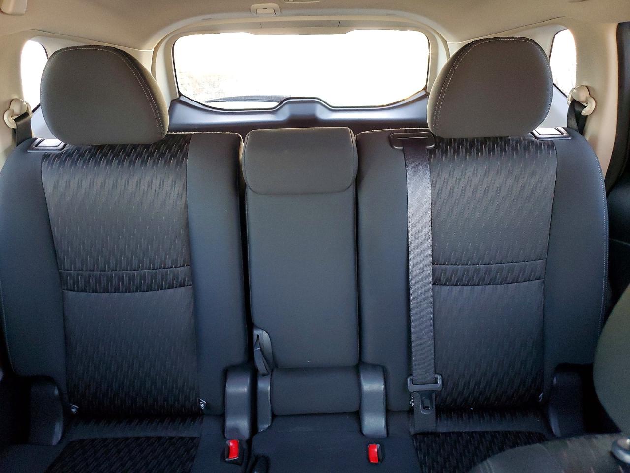 2018 NISSAN ROGUE SV photo 19