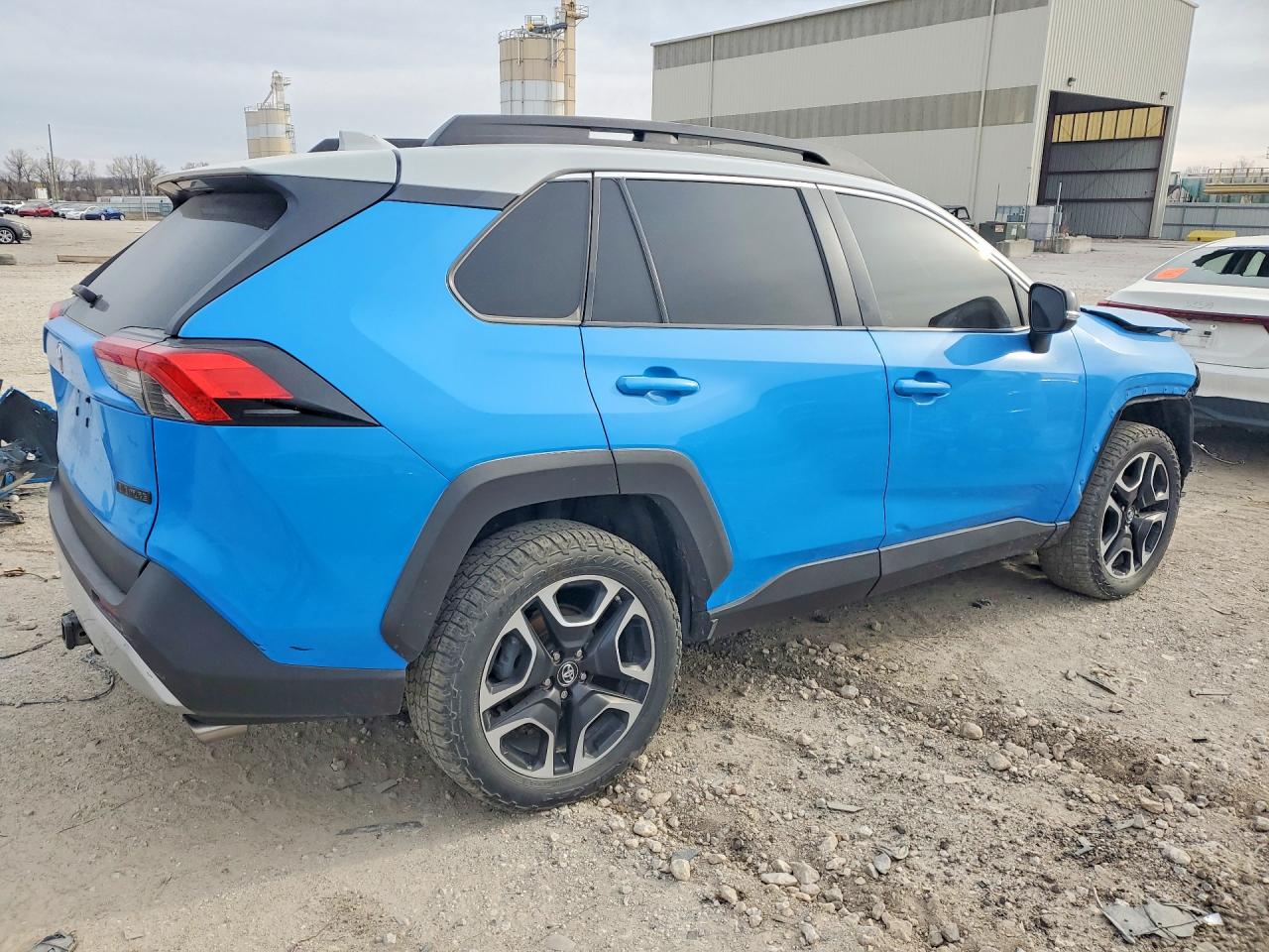 2019 TOYOTA RAV4 ADVENTURE photo 5