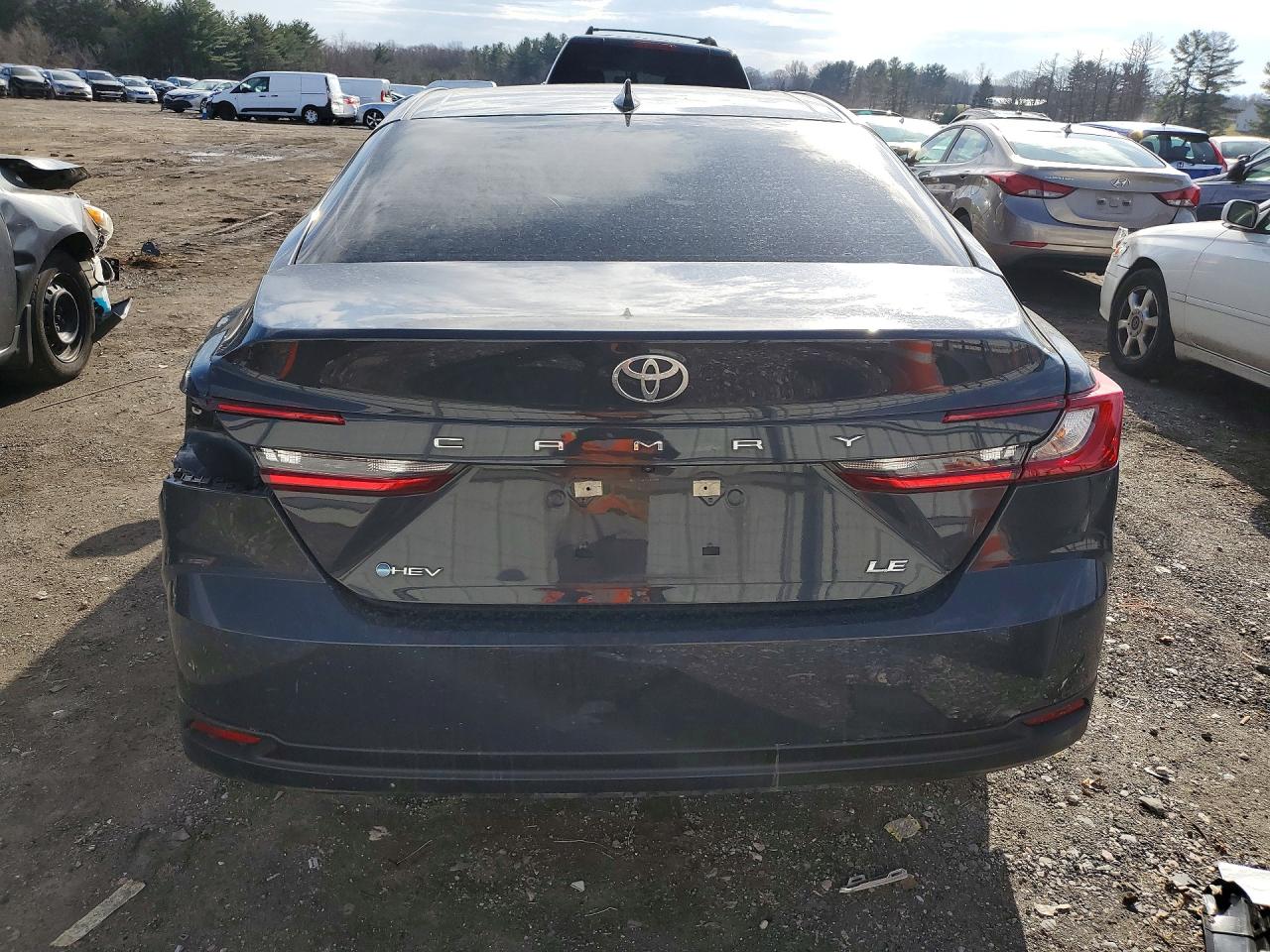 2025 TOYOTA CAMRY LE photo 16