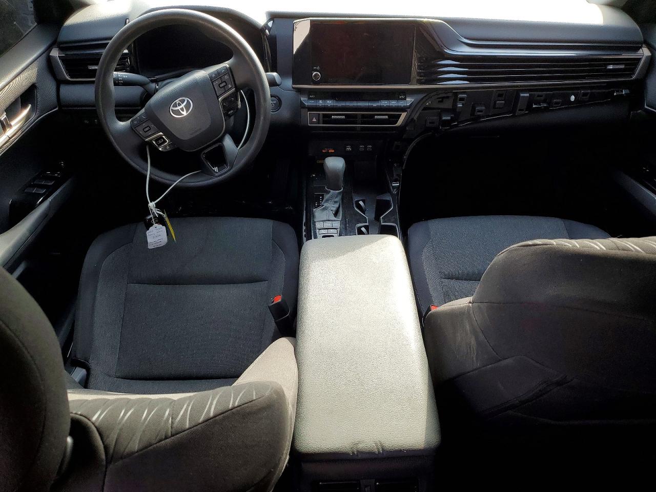 2025 TOYOTA CAMRY LE photo 22