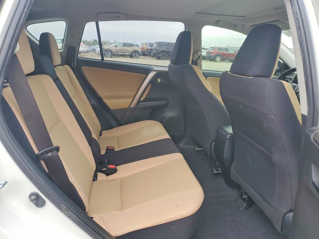 2018 TOYOTA RAV4 XLE photo 31