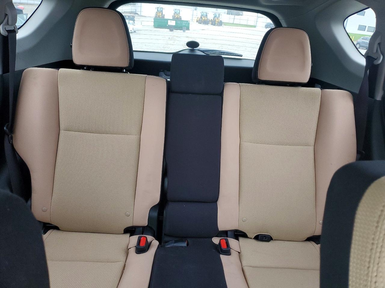 2018 TOYOTA RAV4 XLE photo 28