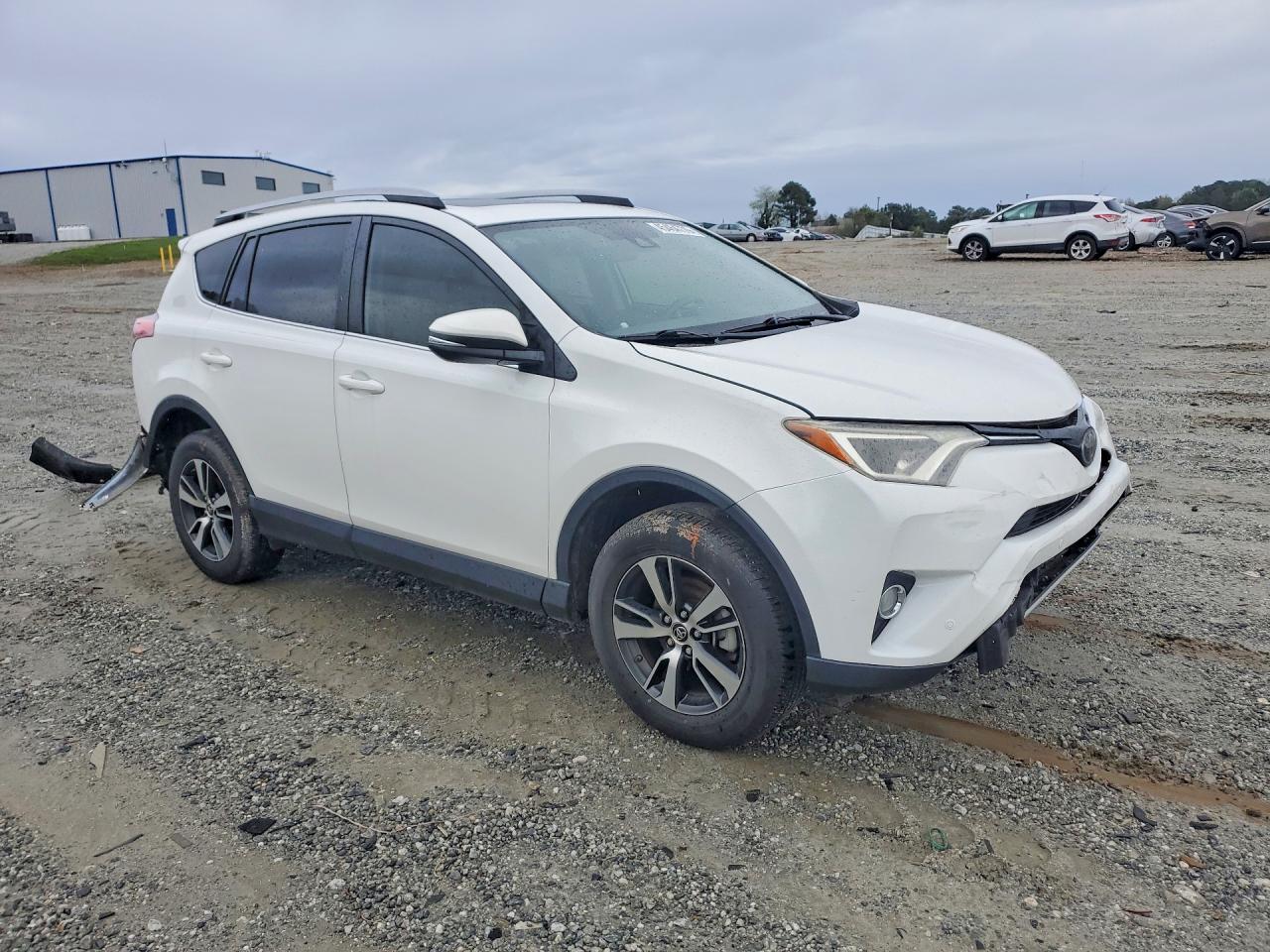 2018 TOYOTA RAV4 XLE photo 10