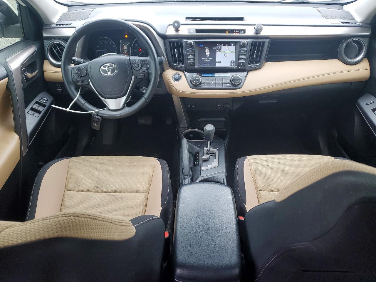 2018 TOYOTA RAV4 XLE photo 22