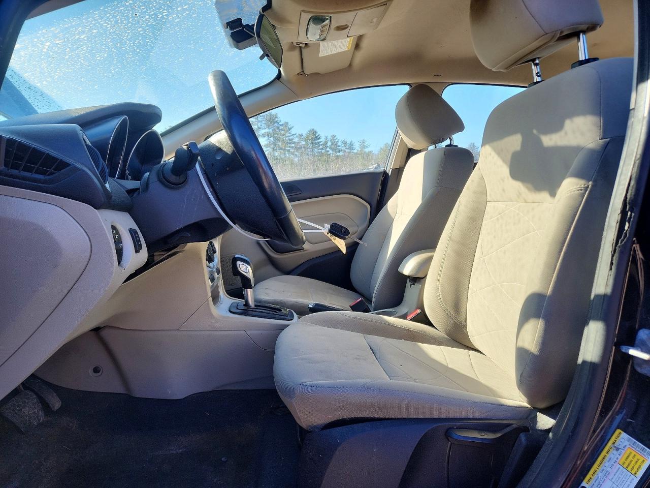 2015 FORD FIESTA SE photo 13