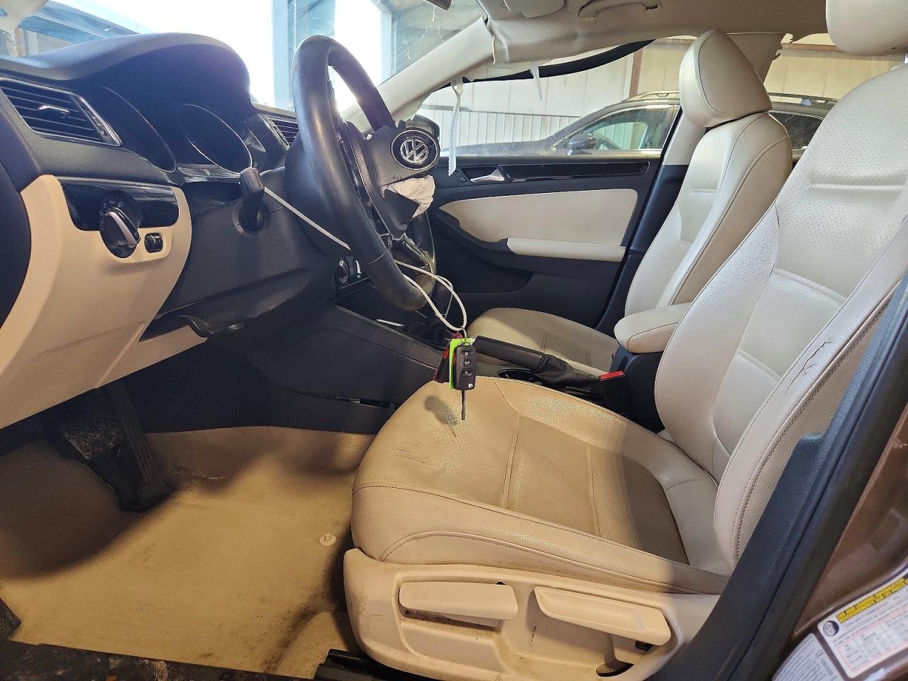 2016 VOLKSWAGEN JETTA SEL photo 7