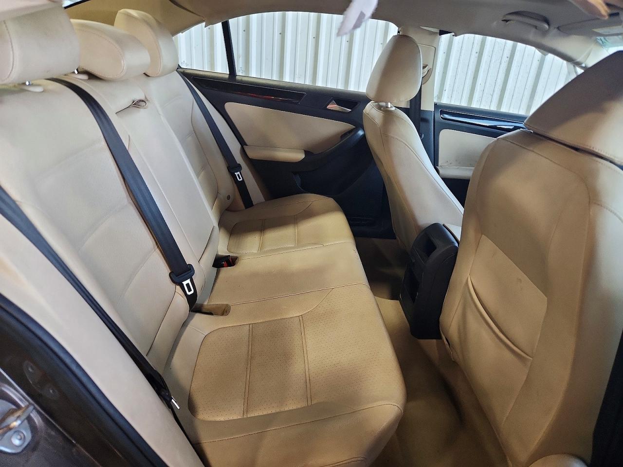 2016 VOLKSWAGEN JETTA SEL photo 10