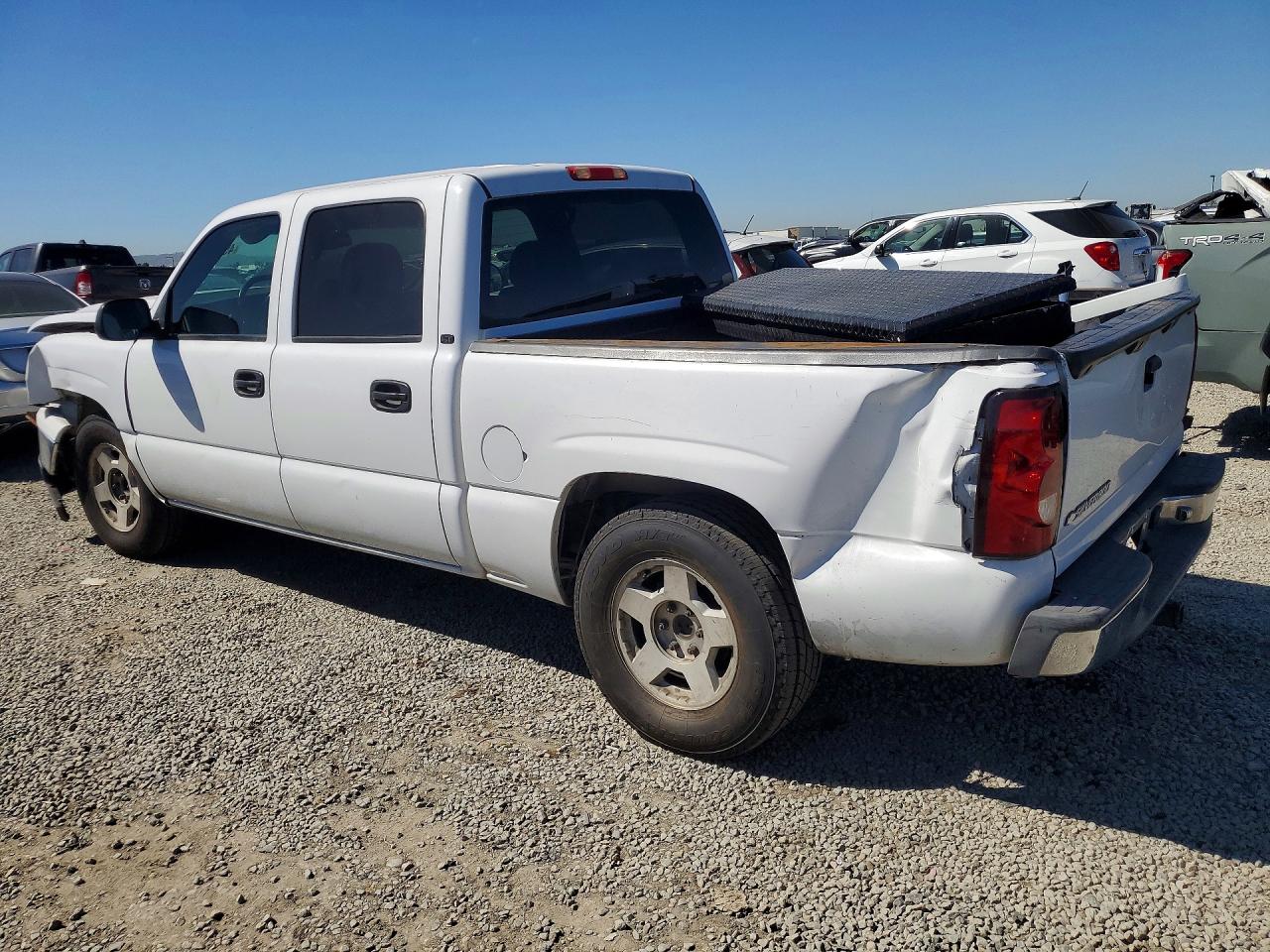 2006 CHEVROLET SILVERADO C1500 photo 2