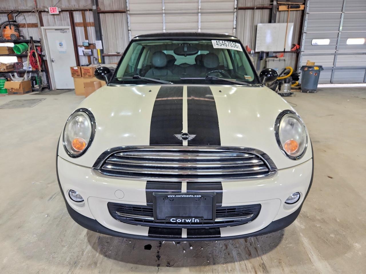 2011 MINI COOPER photo 9