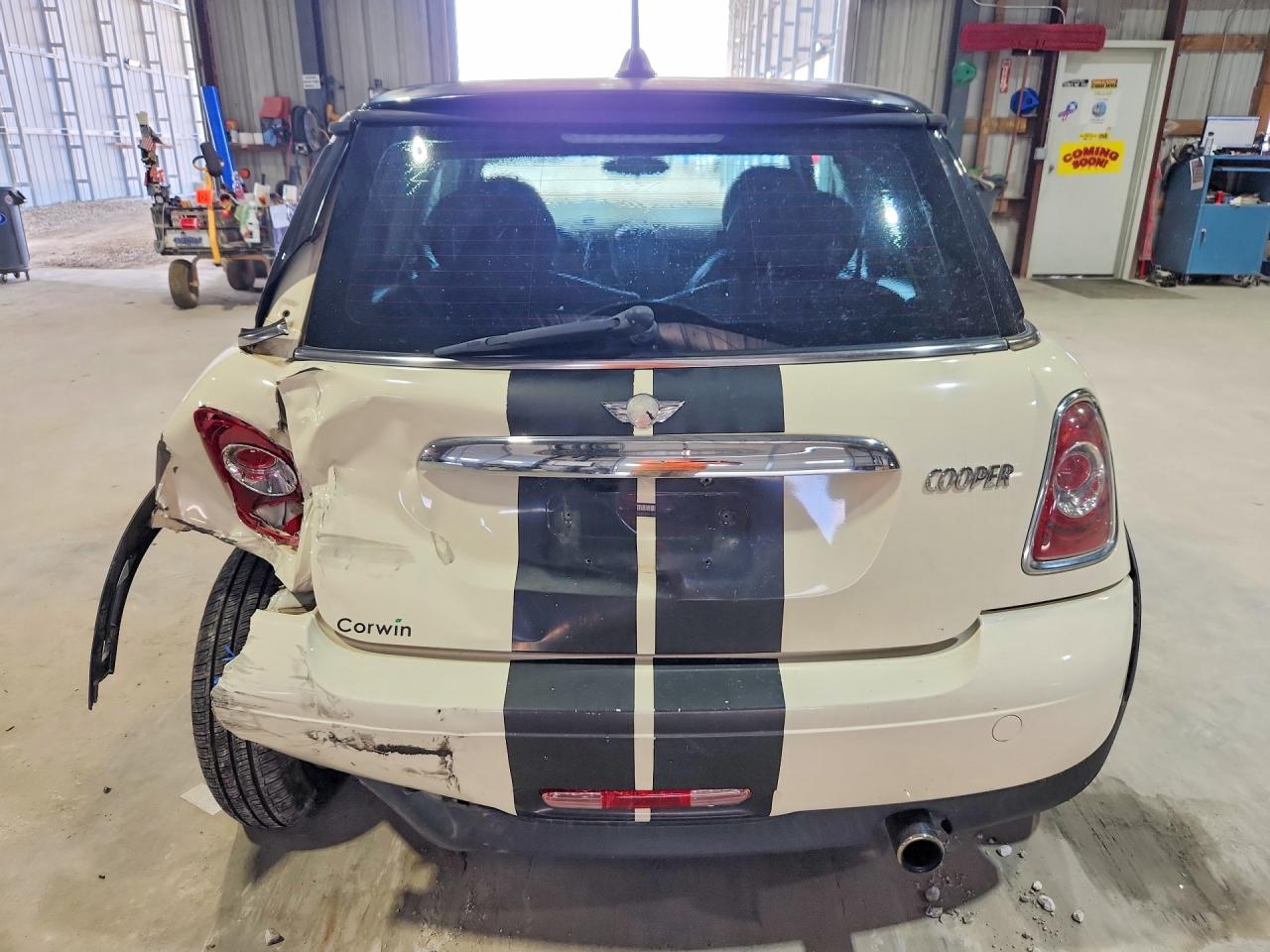 2011 MINI COOPER photo 11
