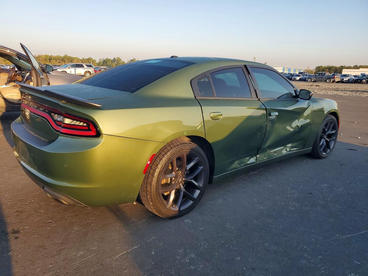 2020 DODGE CHARGER SXT photo 5