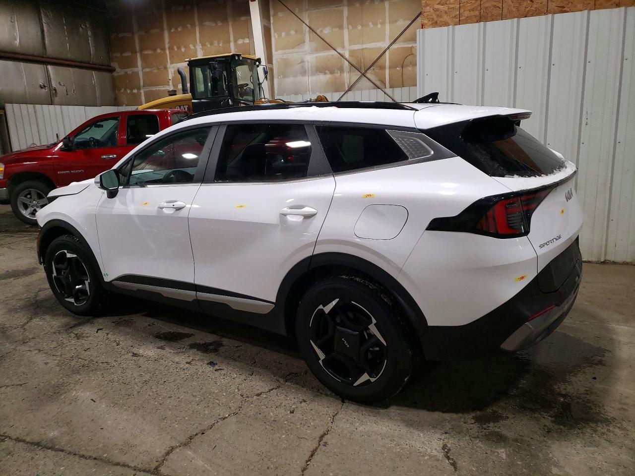 2026 KIA SPORTAGE EX photo 4