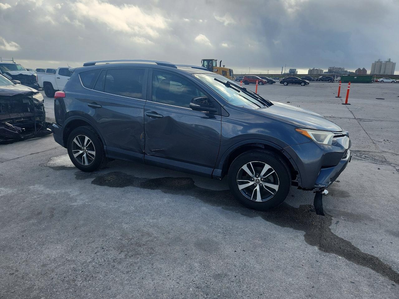 2016 TOYOTA RAV4 XLE photo 7