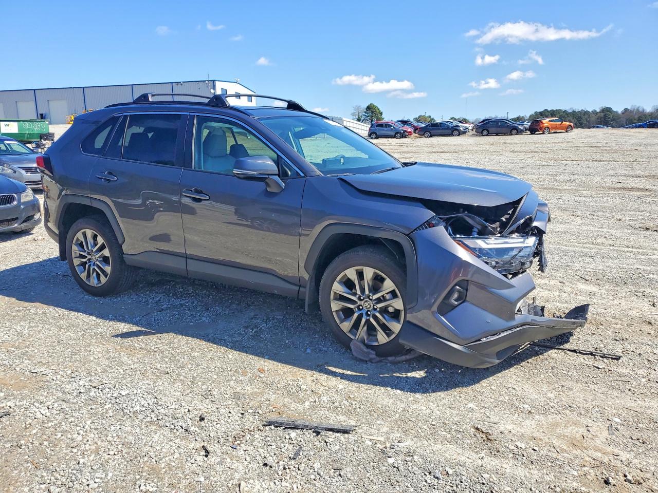 2024 TOYOTA RAV4 XLE PREMIUM photo 4