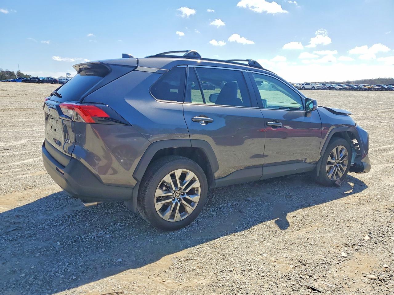 2024 TOYOTA RAV4 XLE PREMIUM photo 3