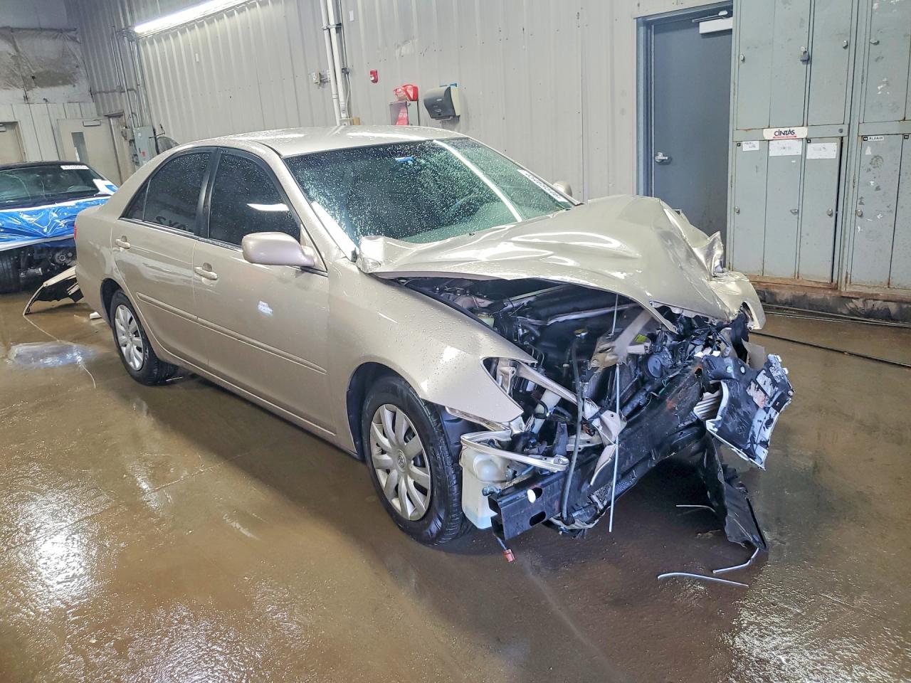 2005 TOYOTA CAMRY LE photo 4