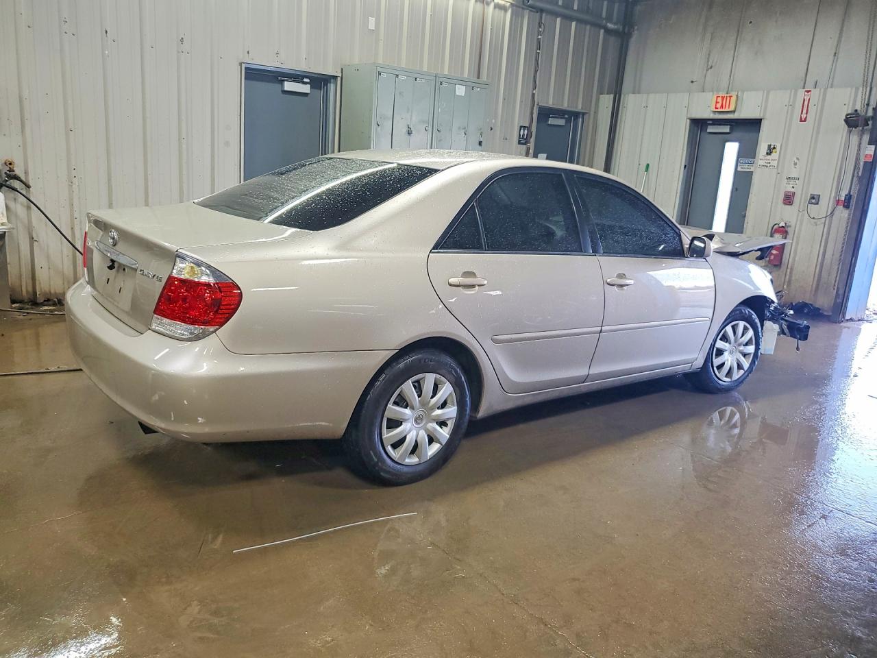2005 TOYOTA CAMRY LE photo 3