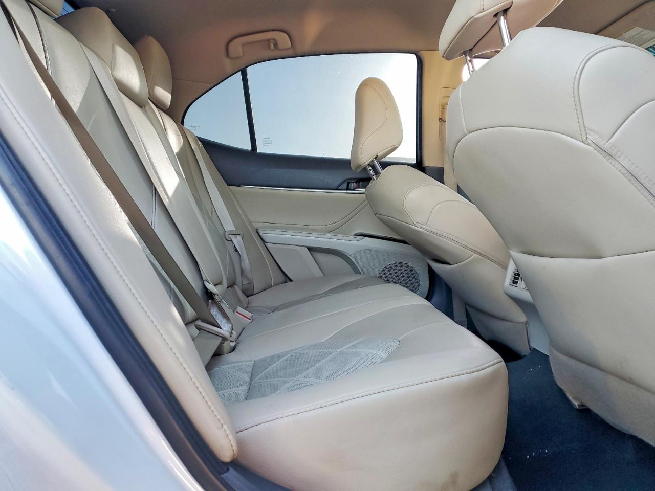 2018 TOYOTA CAMRY photo 19