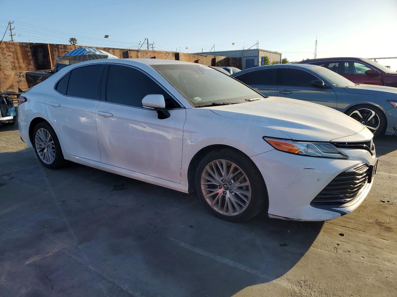 2018 TOYOTA CAMRY photo 7