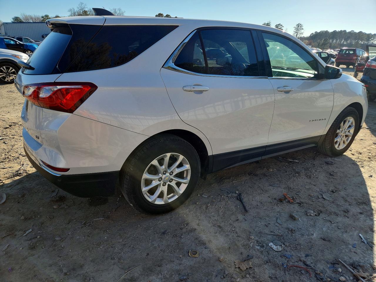 2018 CHEVROLET EQUINOX LT photo 3