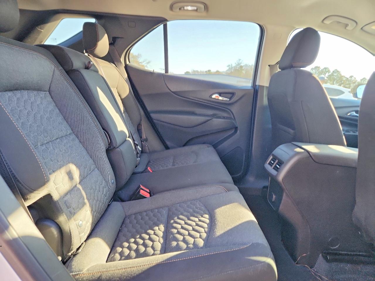 2018 CHEVROLET EQUINOX LT photo 11