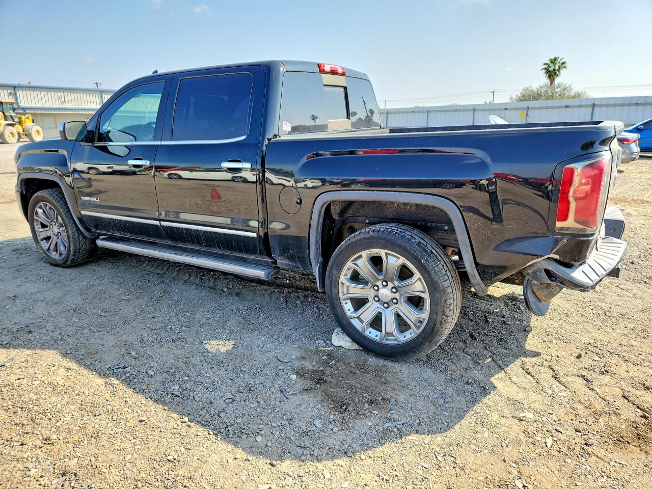 2017 GMC SIERRA K1500 DENALI photo 4