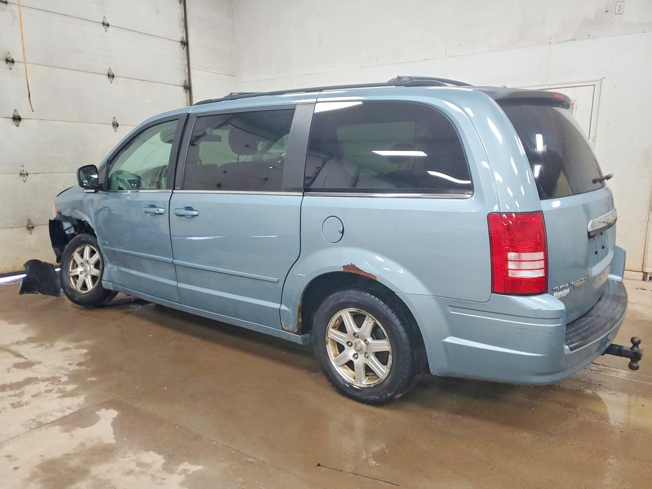 2008 CHRYSLER TOWN & COUNTRY TOURING photo 2