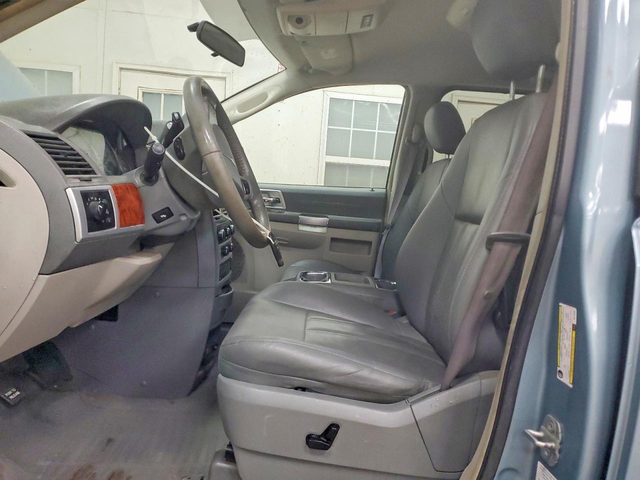 2008 CHRYSLER TOWN & COUNTRY TOURING photo 7