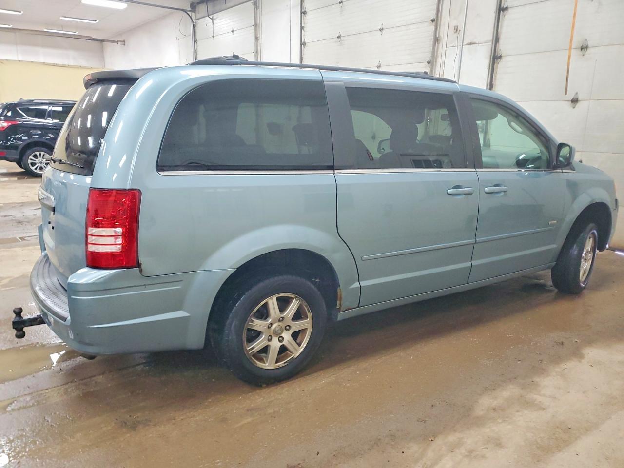 2008 CHRYSLER TOWN & COUNTRY TOURING photo 3