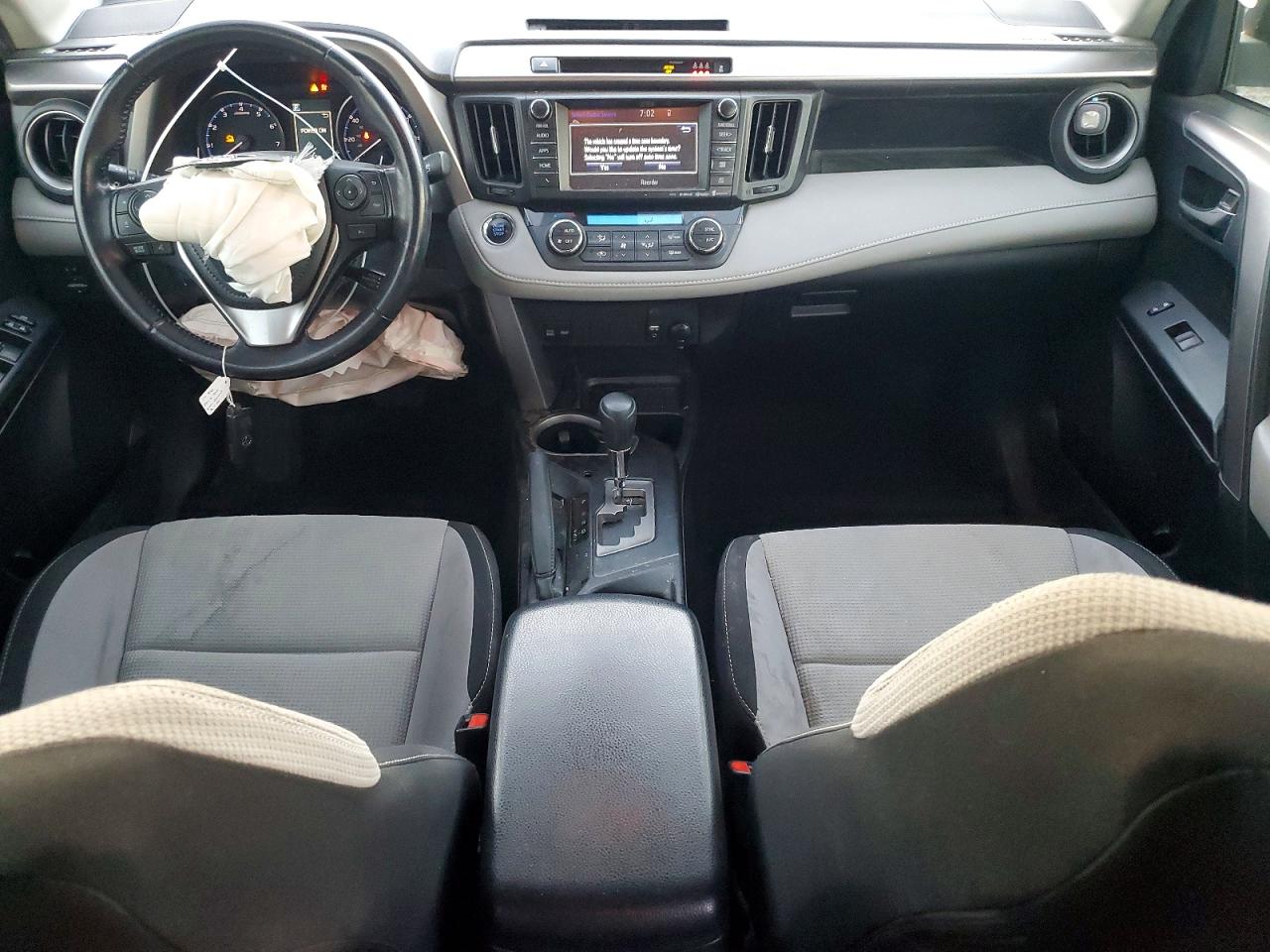 2017 TOYOTA RAV4 XLE photo 8