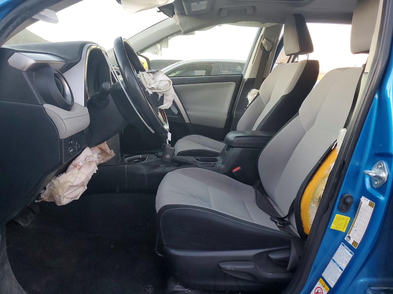 2017 TOYOTA RAV4 XLE photo 7