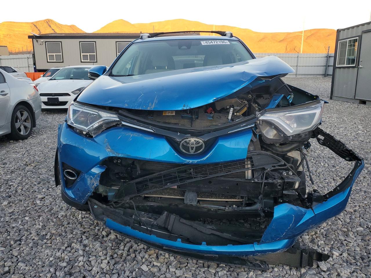 2017 TOYOTA RAV4 XLE photo 5