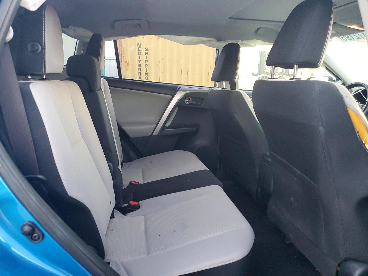 2017 TOYOTA RAV4 XLE photo 10