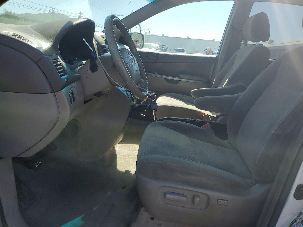 2008 TOYOTA SIENNA LE 7-PASSENGER photo 13