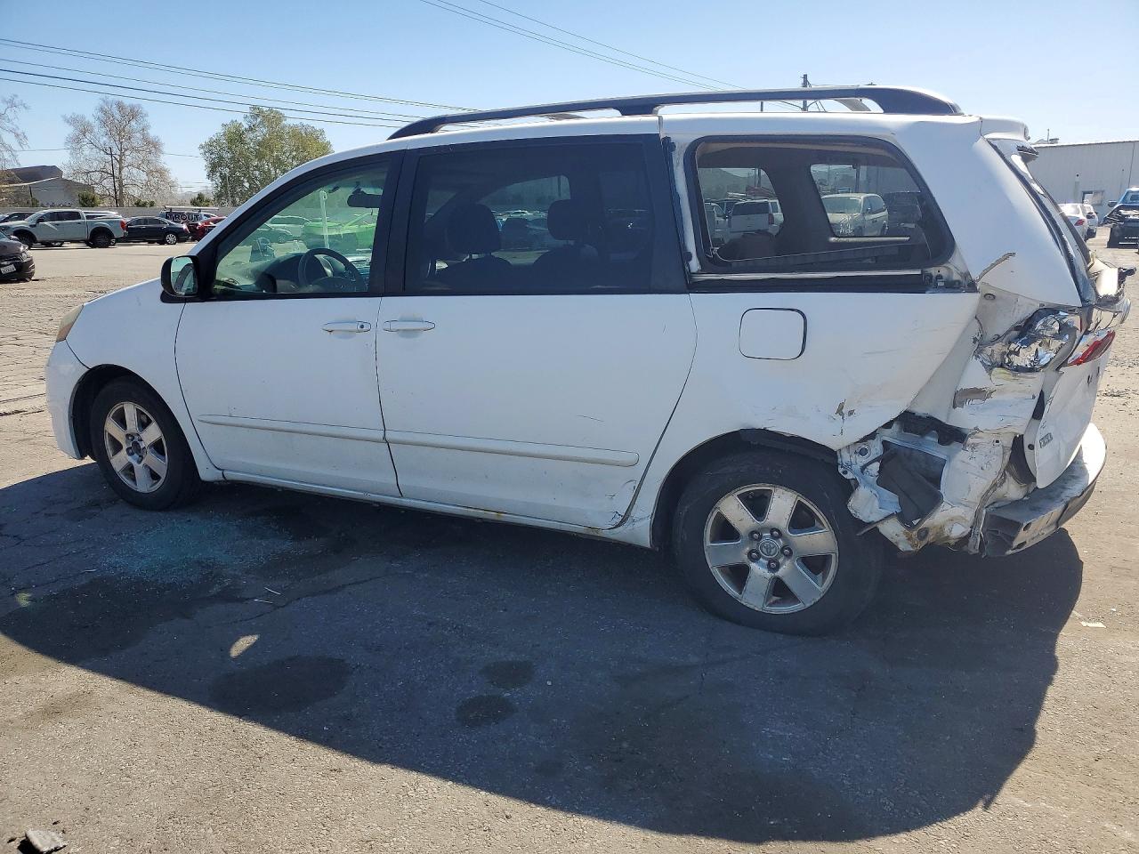 2008 TOYOTA SIENNA LE 7-PASSENGER photo 3