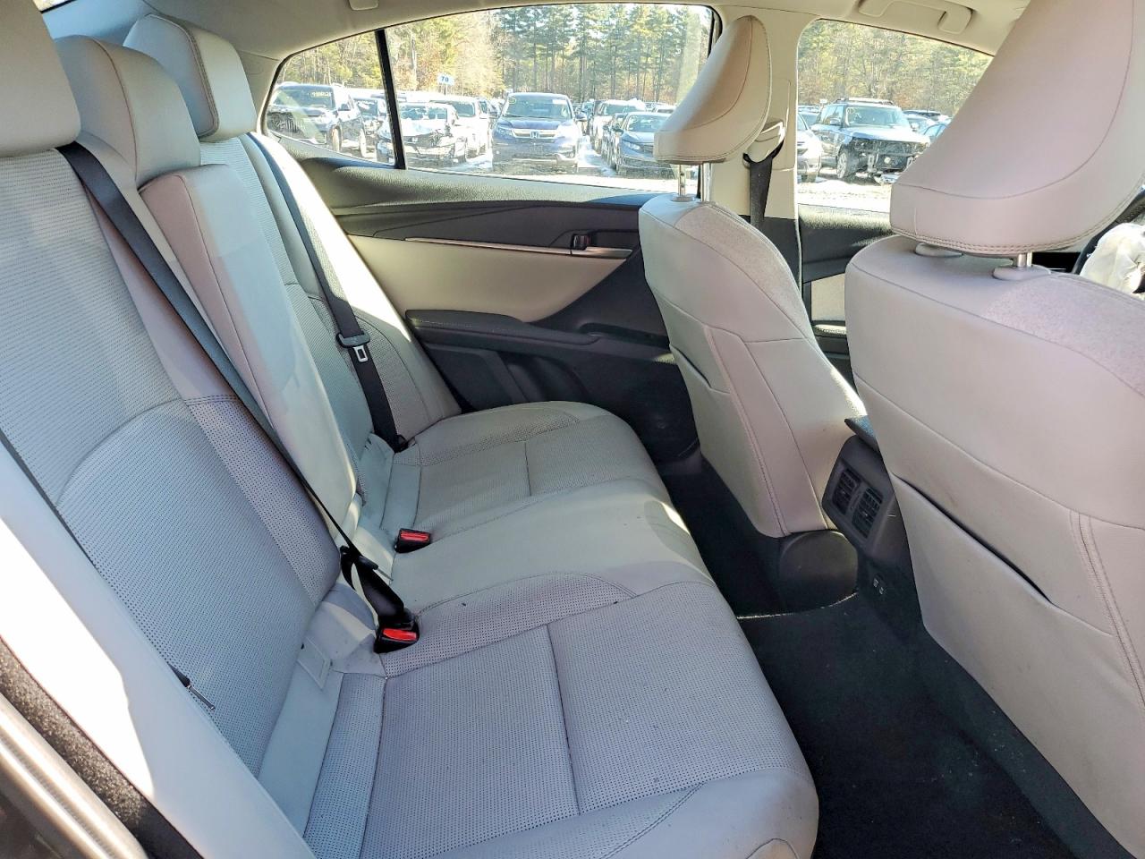 2025 TOYOTA CAMRY XLE photo 19
