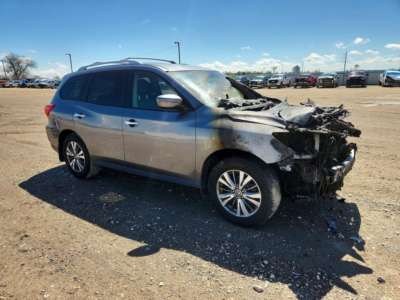 2020 NISSAN PATHFINDER S photo 4
