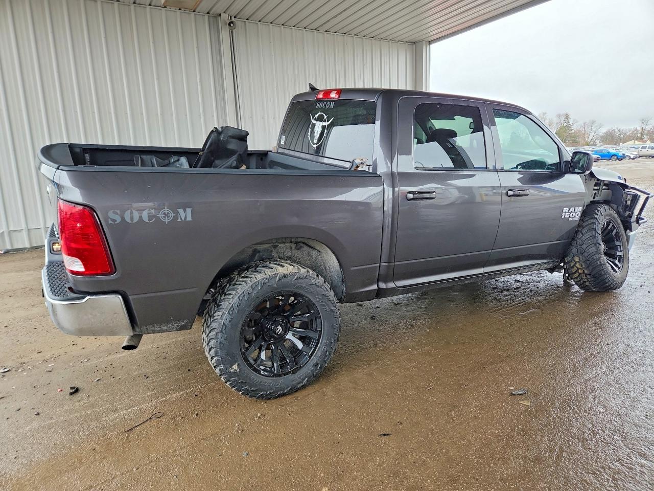 2022 RAM 1500 CLASSIC SLT photo 5